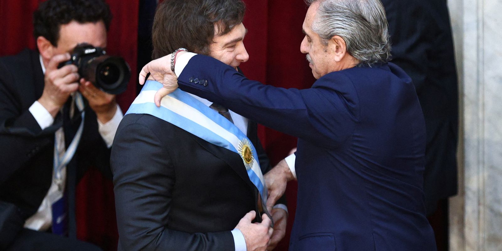 javier-milei-toma-posse-como-novo-presidente-da-argentina