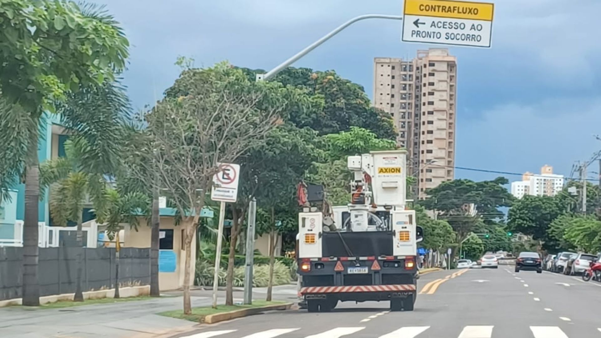 quarteirao-da-rui-barbosa-ficou-1h30-'no-escuro'-apos-sobrecarga-de-gerador-na-santa-casa