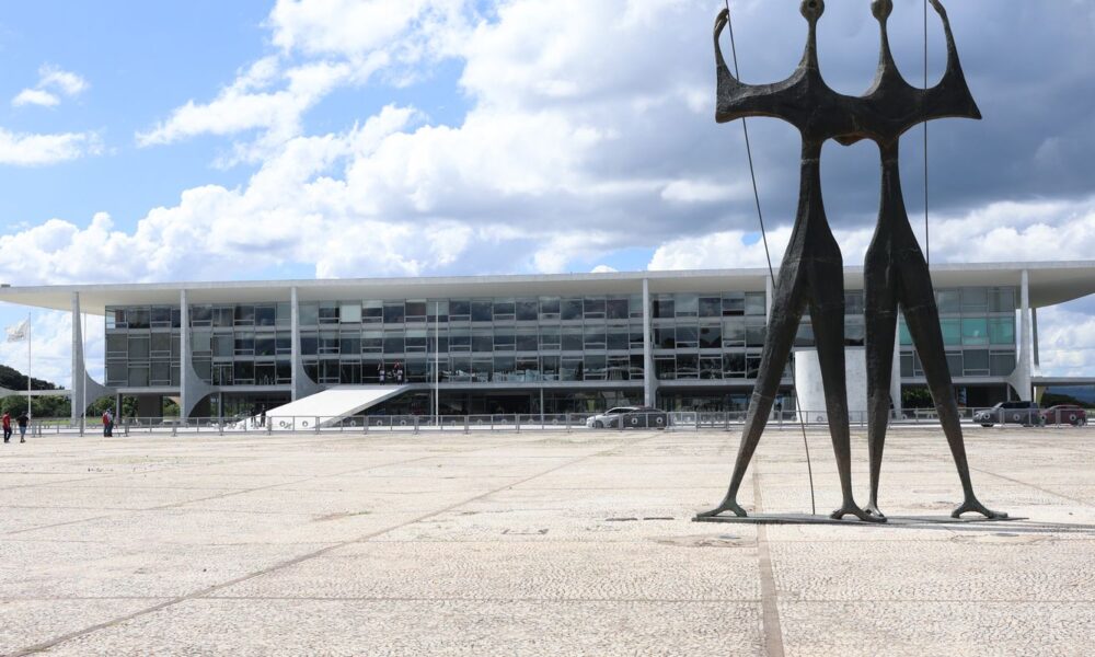 praca-dos-tres-poderes-passara-por-revitalizacao;-edital-e-anunciado