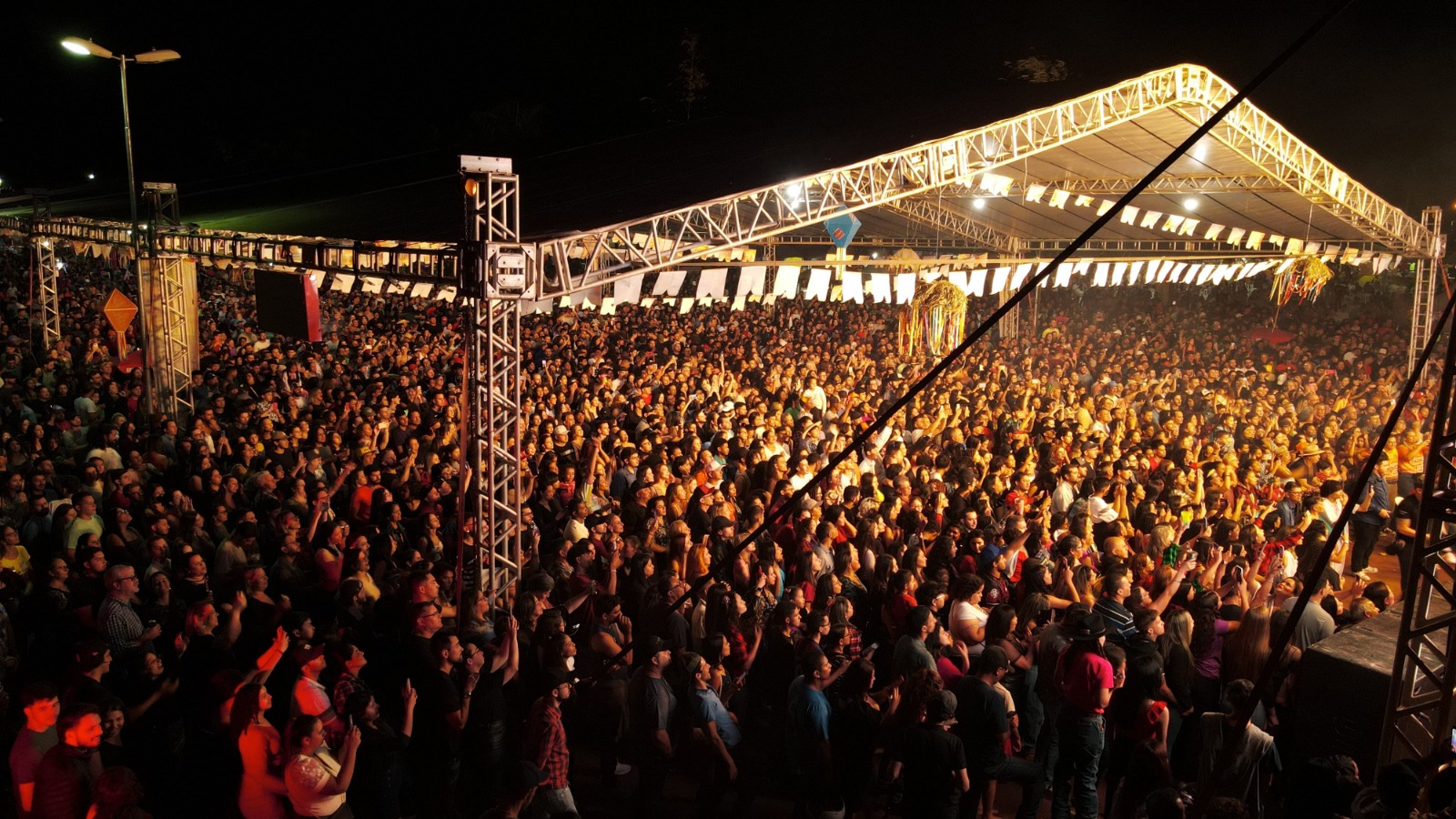 sucesso-de-publico,-festa-junina-ganha-dia-extra-com-us-agroboy-e-patrulha-canina-|-portal-prefeitura-de-dourados