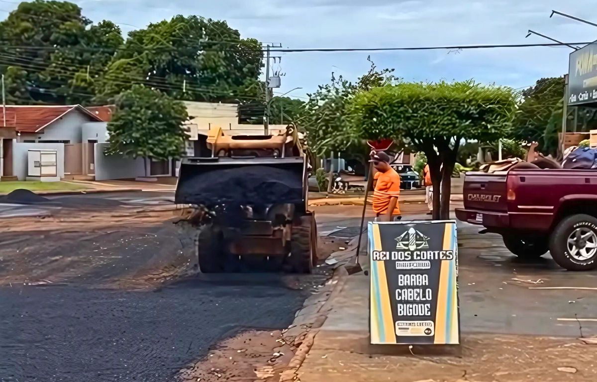 prefeitura-intensifica-operacao-tapa-buraco-na-rua-independencia-–-portal-prefeitura-de-dourados