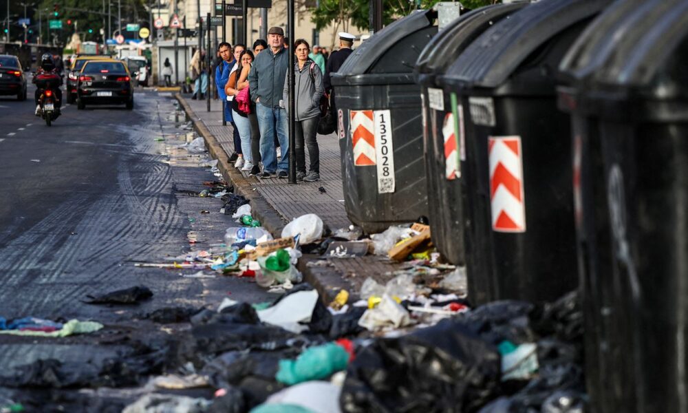 argentina-faz-terceira-greve-geral-contra-ajuste-fiscal-de-milei