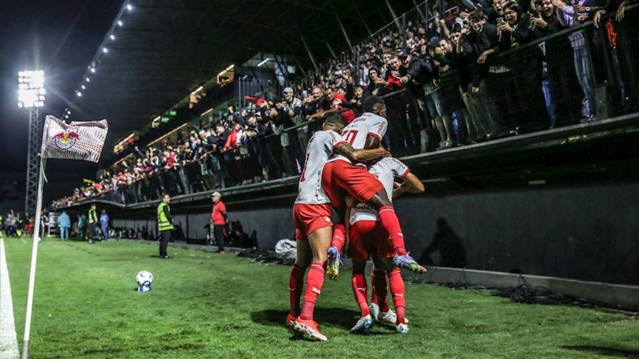 red-bull-bragantino-supera-cruzeiro,-quebra-tabu-e-chega-a-3a-vitoria-seguida-no-brasileirao