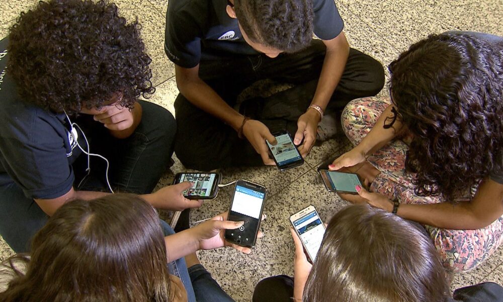 adolescentes-nao-tem-apoio-para-lidar-com-redes-sociais,-diz-pesquisa