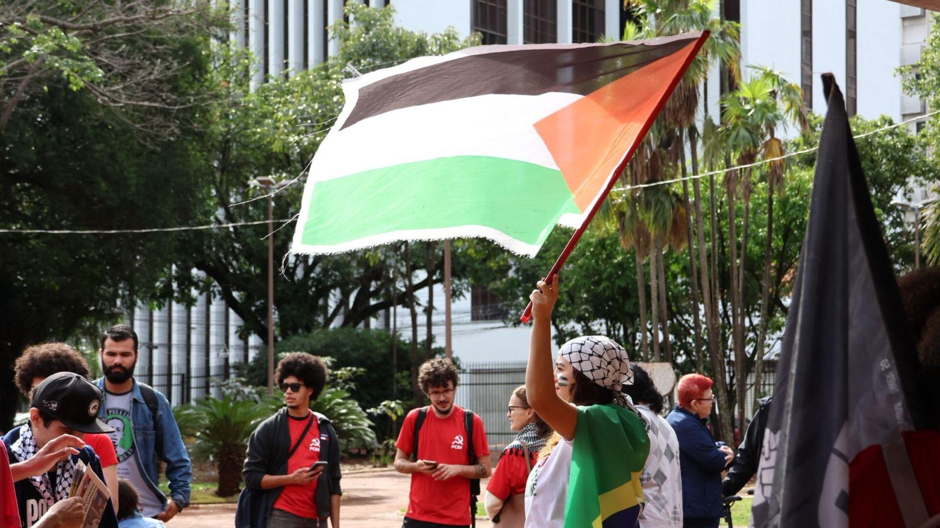 campo-grandenes-cobram-fim-de-conflitos-e-manifestam-sobre-ataques-contra-os-palestinos