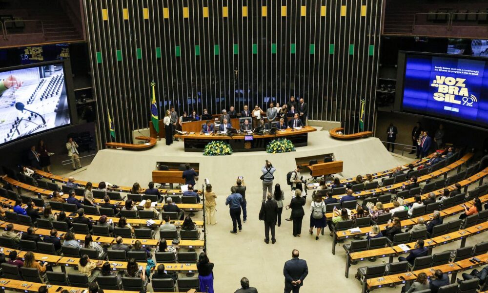 congresso-nacional-homenageia-os-90-anos-da-voz-do-brasil