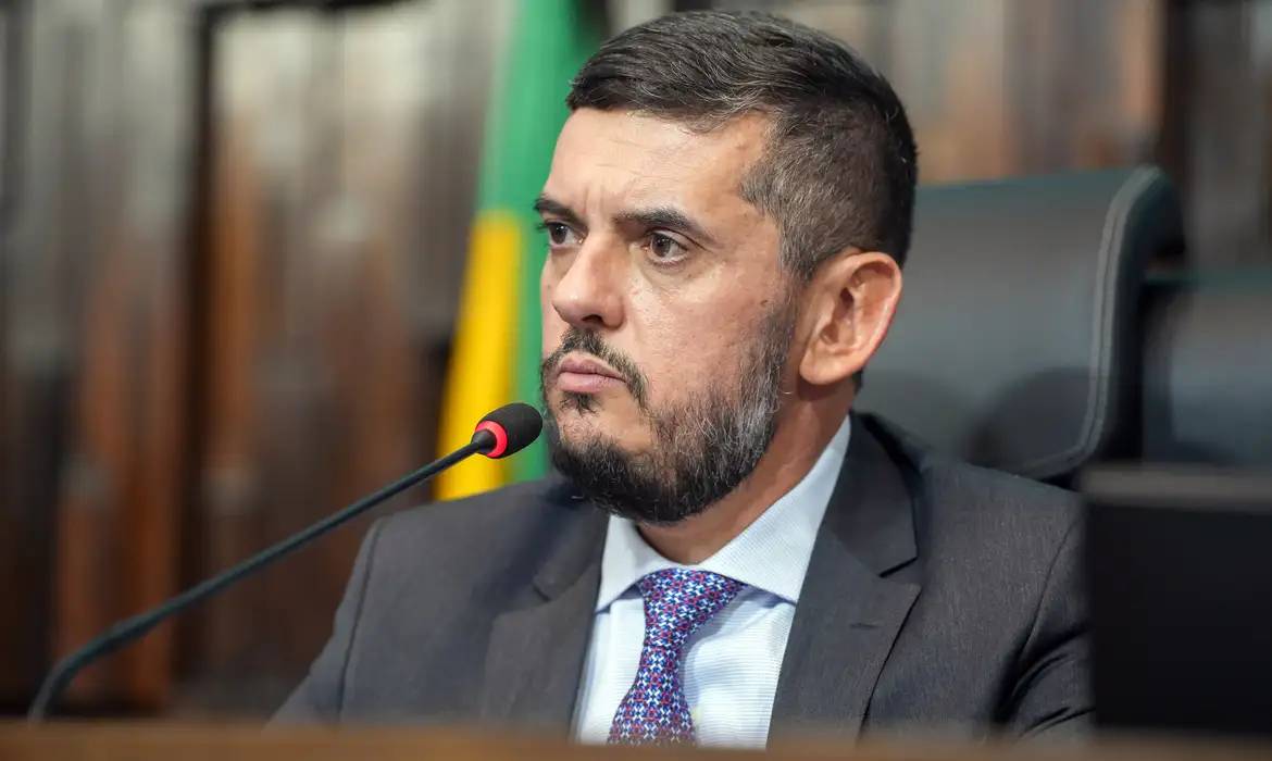 apos-colocar-tornozeleira-eletronica,-rodrigo-bacellar-e-solto-no-rio