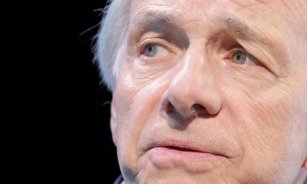 raly-dalio-diz-que-‘ordem-mundial-acabou’-e-alerta-para-risco-de-guerra