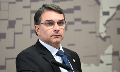 justica-suspende-remocao-e-mantem-post-de-flavio-que-citava-‘partido-do-trafico’