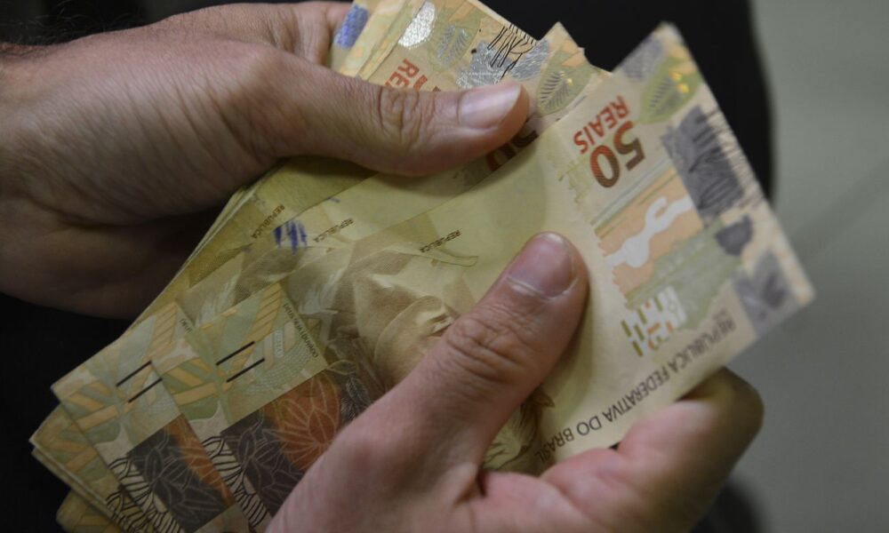 poupanca-tem-retirada-liquida-de-r$-476,4-milhoes-em-abril