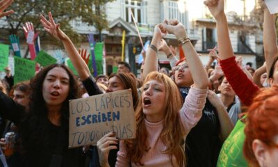marcha-universitaria-protesta-contra-cortes-de-milei