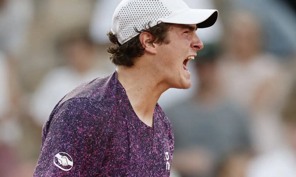 joao-fonseca-vira-sobre-croata-e-vai-encarar-djoko-em-roland-garros