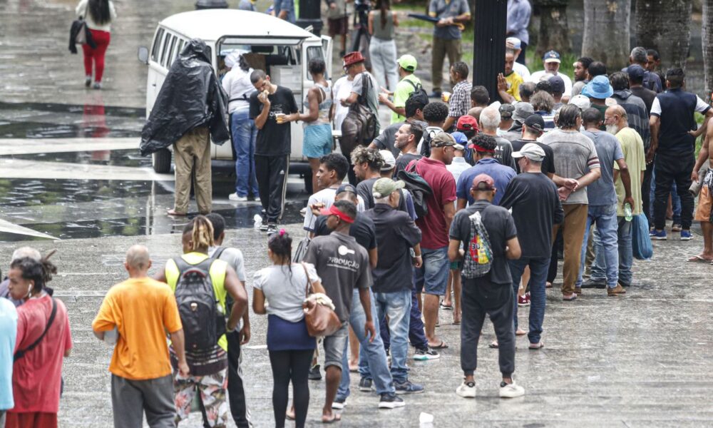 populacao-em-situacao-de-rua-passa-de-388-mil-em-maio;-sp-lidera