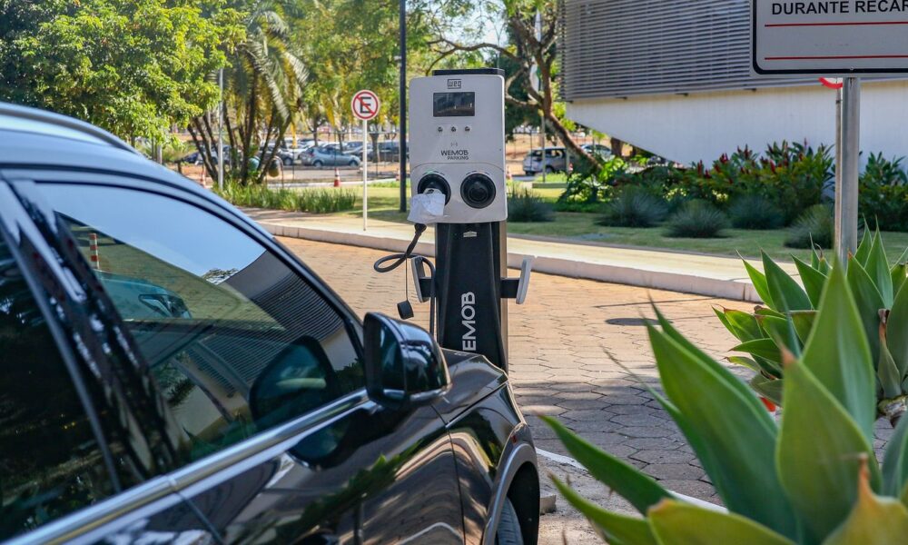 governo-mantem-elevacao-de-tarifas-a-carro-eletrico-e-renova-cota-zero