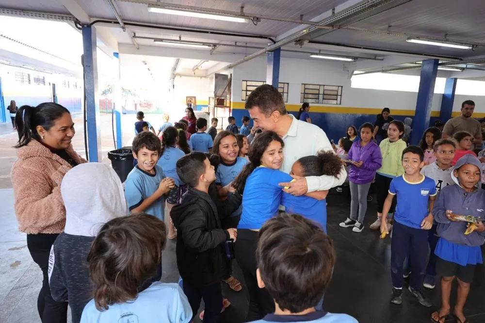 Prefeito vistoria obras de novas salas de aula na Escola Maria Conceição Angélica
