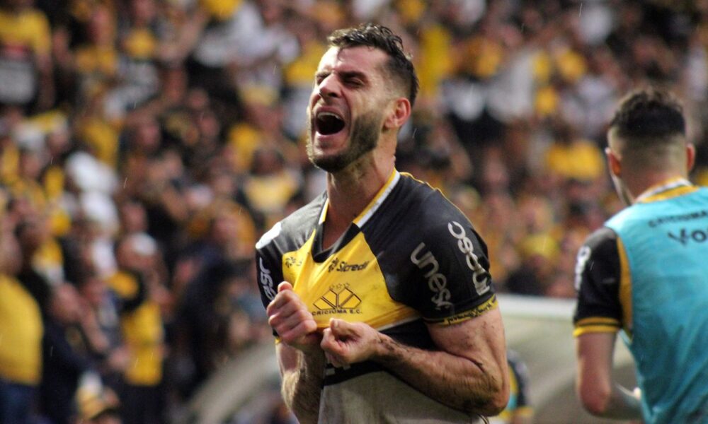 criciuma-vence-e-retorna-a-serie-a-do-brasileirao