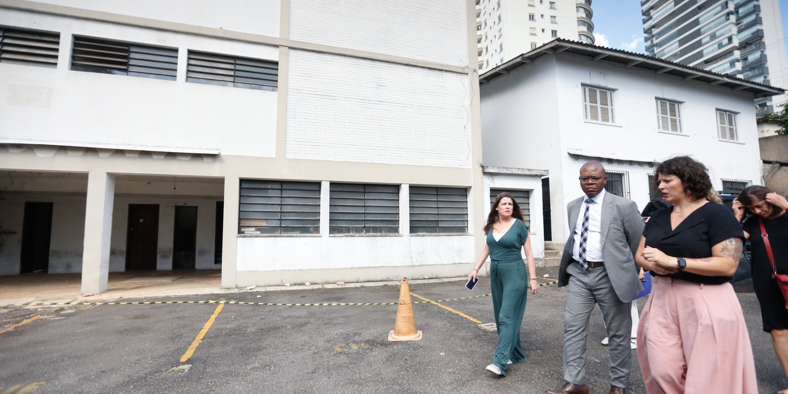 silvio-almeida-conhece-projeto-para-centro-de-memoria-da-ditadura