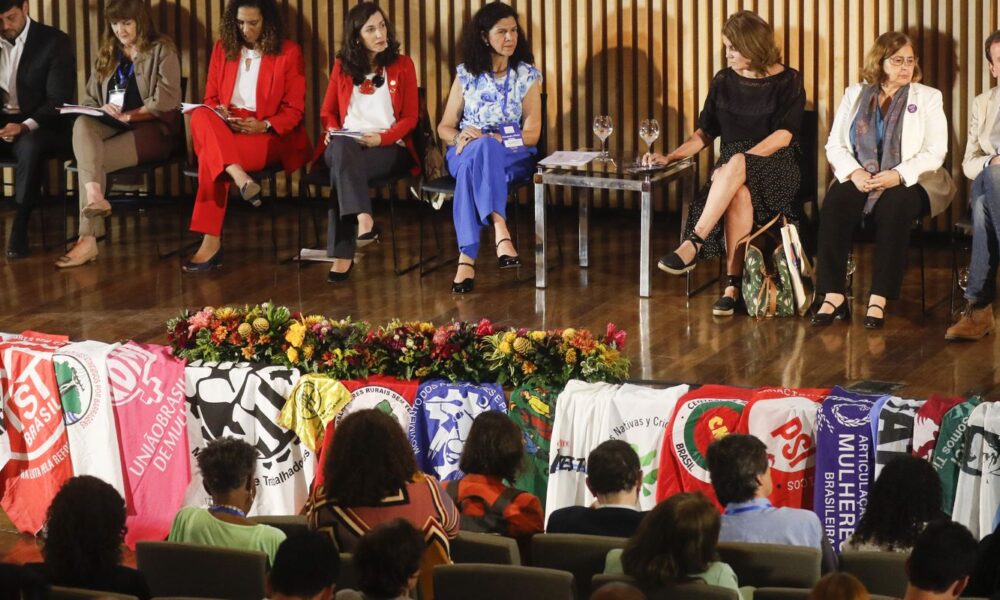 defesa-da-democracia-ganha-destaque-no-1o-dia-do-mercosul-social