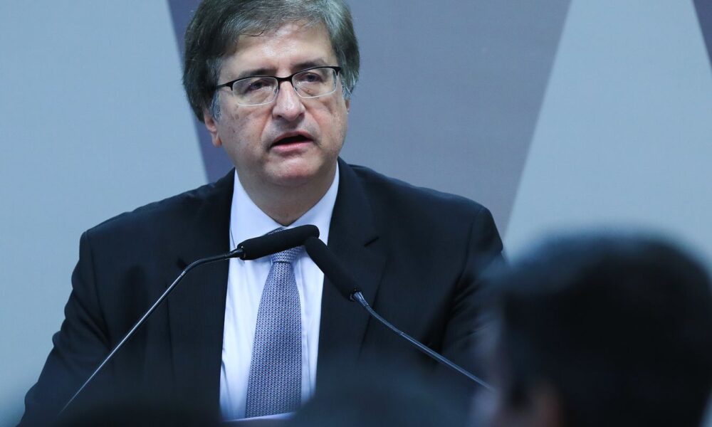 em-sabatina,-gonet-comenta-cotas-raciais-e-direitos-da-populacao-lgbt+