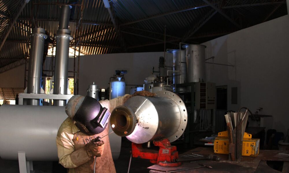 industria-projeta-pib-de-1,7%-para-2024-e-alta-de-3%-neste-ano