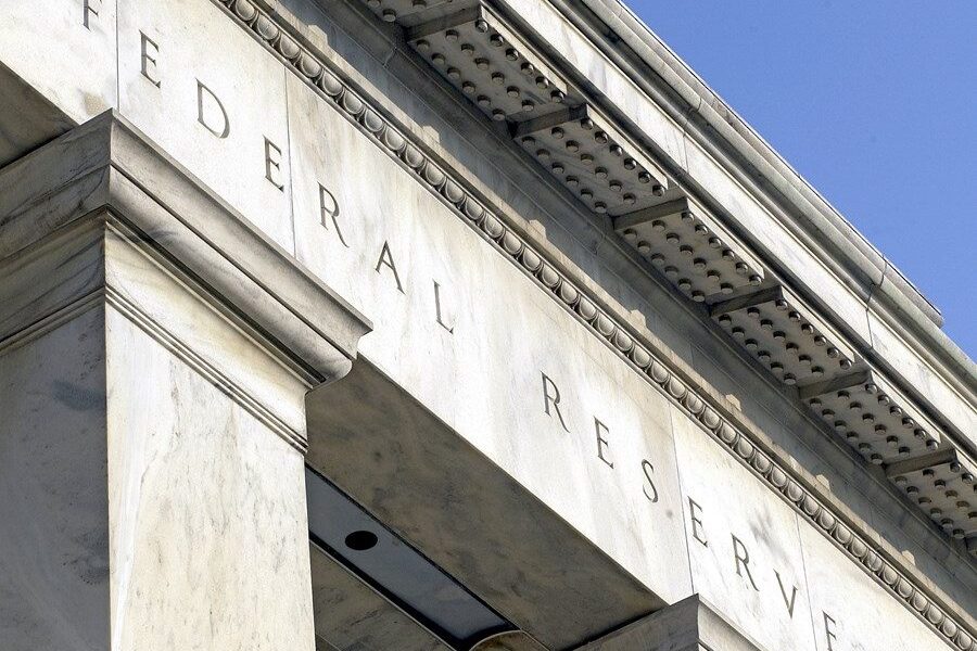 dirigente-do-fed-diz-que-e-cedo-para-declarar-vitoria-contra-a-inflacao,-apesar-de-avancos