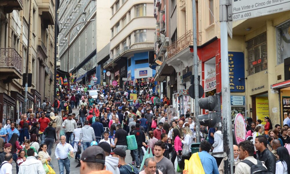 censo-2022:-populacao-parda-supera-a-branca-pela-1a-vez-desde-1872- 