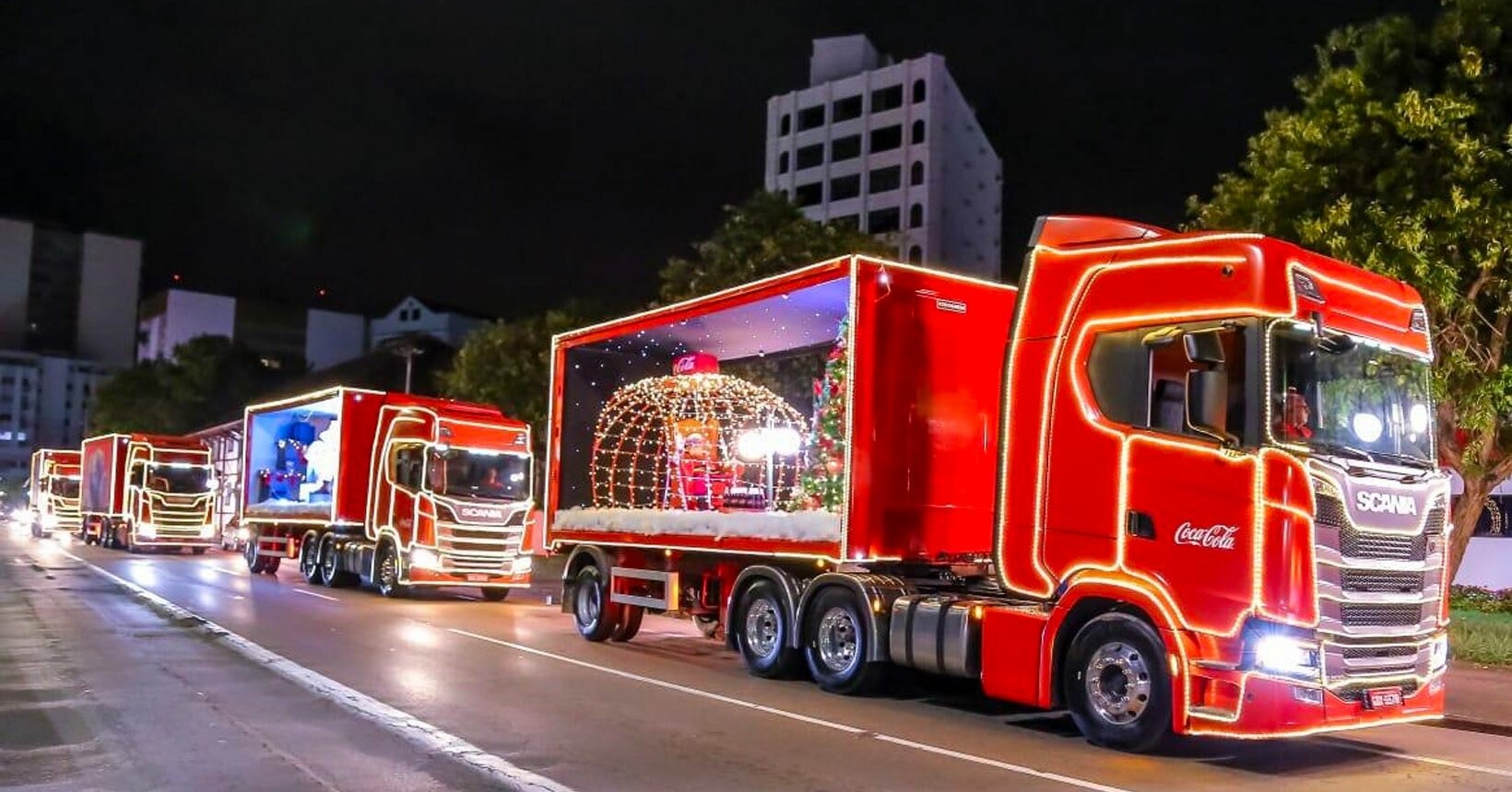 caravana-de-natal-da-coca-cola-passa-pelo-dourados-brilha-nesta-sexta-|-portal-prefeitura-de-dourados