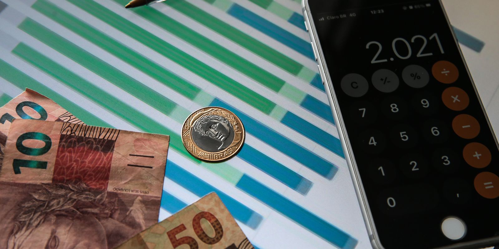 mercado-financeiro-reduz-previsoes-para-inflacao-e-cambio