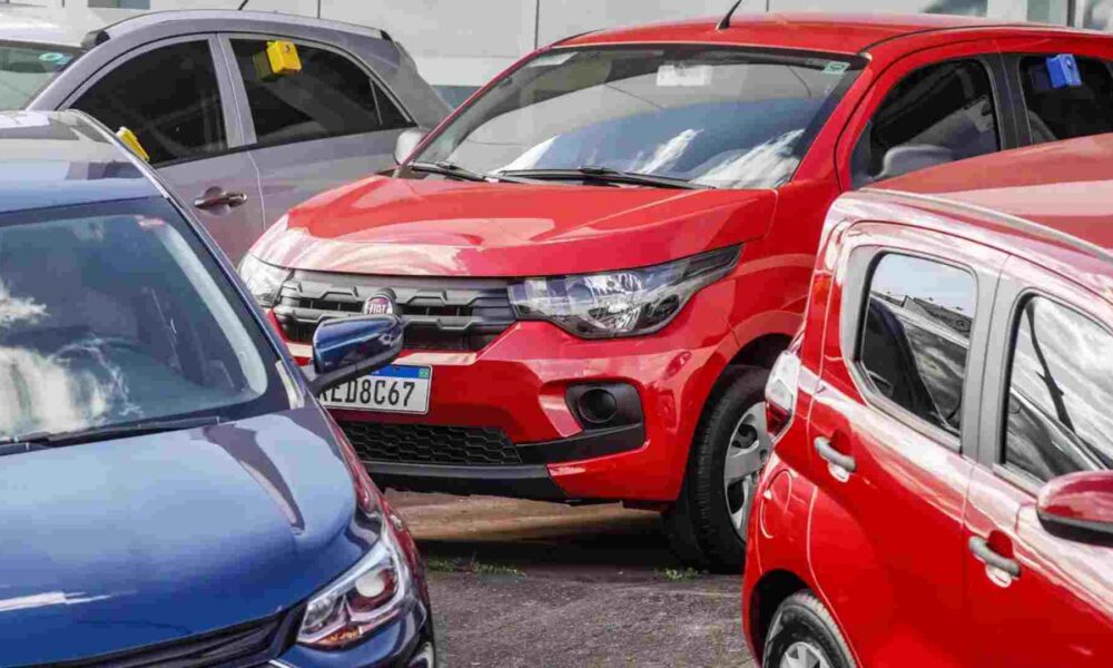 fenabrave-diz-que-credito-mais-barato-deve-fazer-mercado-de-carros-acelerar-em-2024