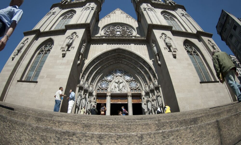 arquidiocese-se-diz-perplexa-sobre-cpi-contra-padre-julio-lacellotti