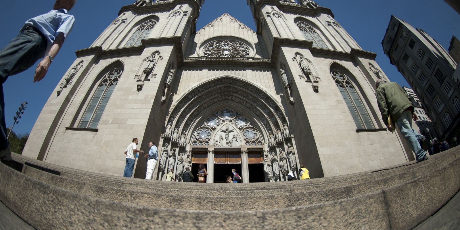 arquidiocese-se-diz-perplexa-sobre-cpi-contra-padre-julio-lacellotti