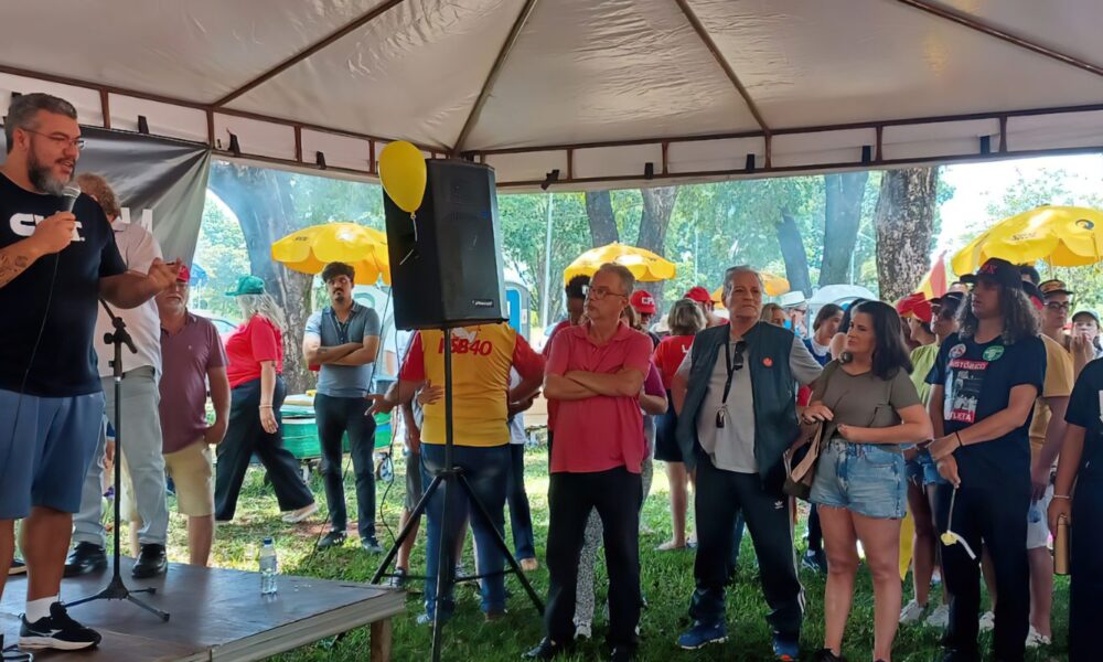 movimentos-e-partidos-fazem-ato-em-brasilia-em-defesa-da-democracia