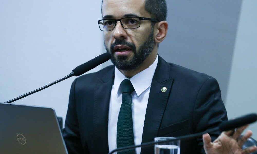 decreto-oficializa-leonardo-magalhaes-como-defensor-publico-geral