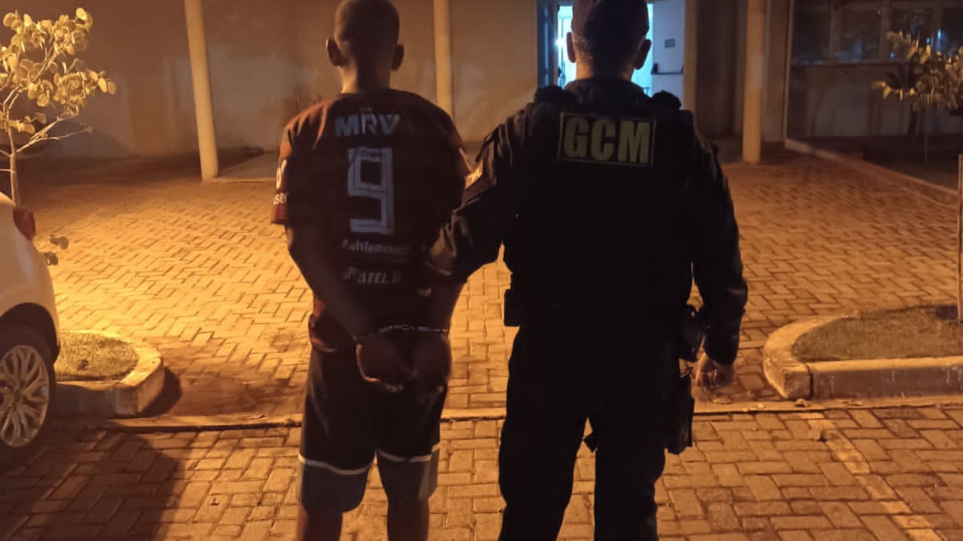 marido-e-preso-apos-quebrar-'casa',-agredir-e-ameacar-mulher-em-campo-grande