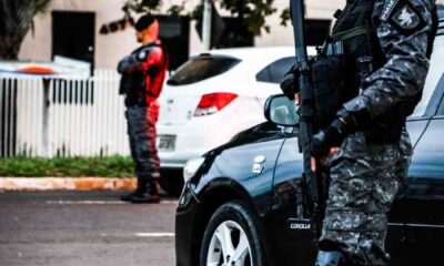 suspeitos-de-roubar-carro-sao-baleados-por-policial-de-folga-no-aero-rancho