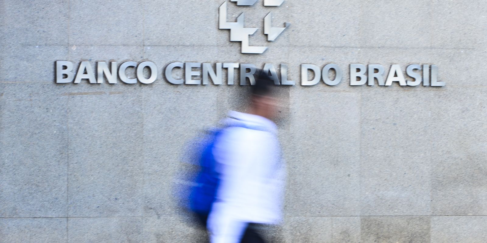 banco-central-divulga-edital-de-concurso-para-analista