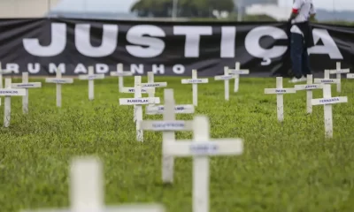 cruzes-na-esplanada-lembram-vitimas-de-tragedia-em-brumadinho-–-folha-de-dourados-–-noticias-de-dourados-ms-e-regiao
