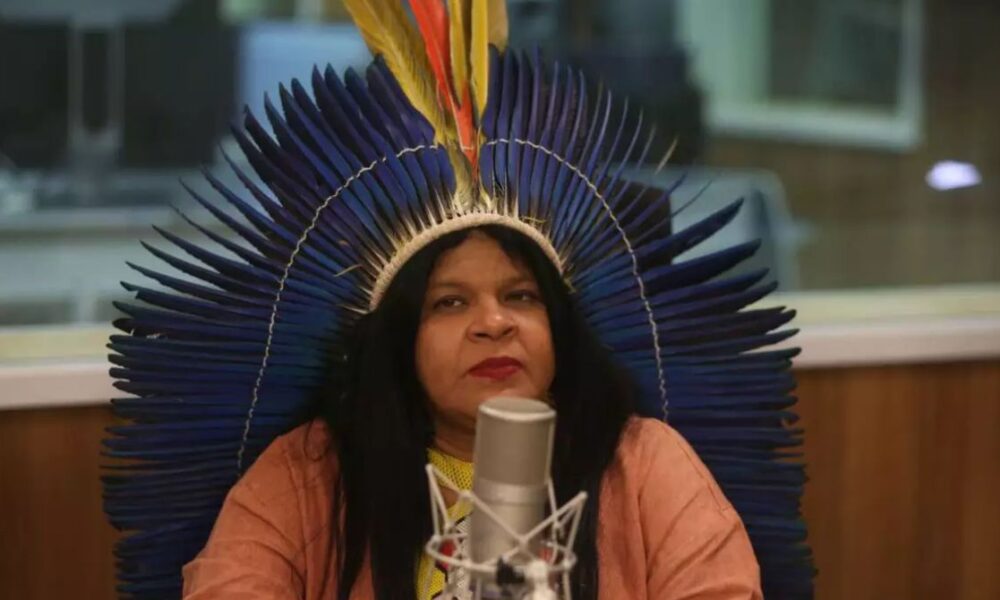 sonia-guajajara-segue-internada-em-sp-para-acompanhar-quadro-de-pressao-alta