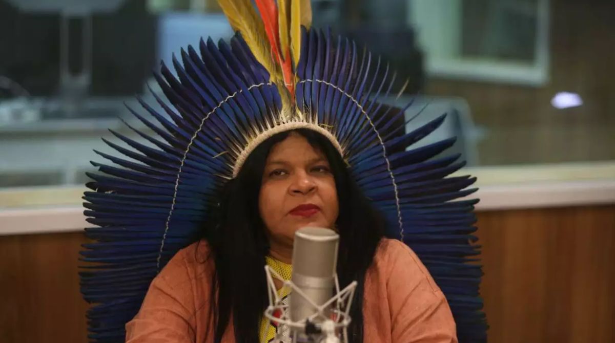 sonia-guajajara-segue-internada-em-sp-para-acompanhar-quadro-de-pressao-alta