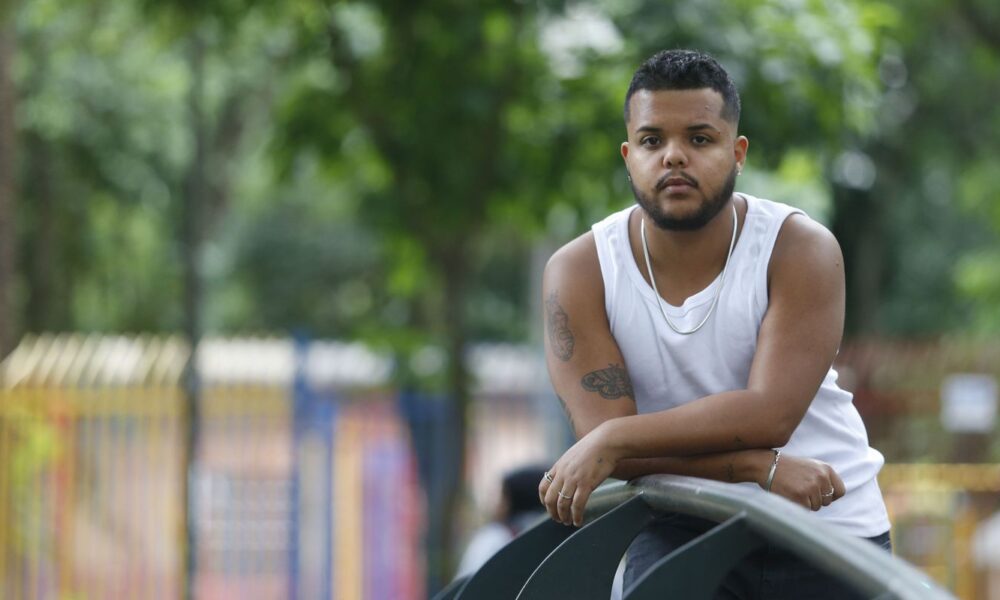 preto-teo-extravasa-identidade-trans-por-meio-da-poesia