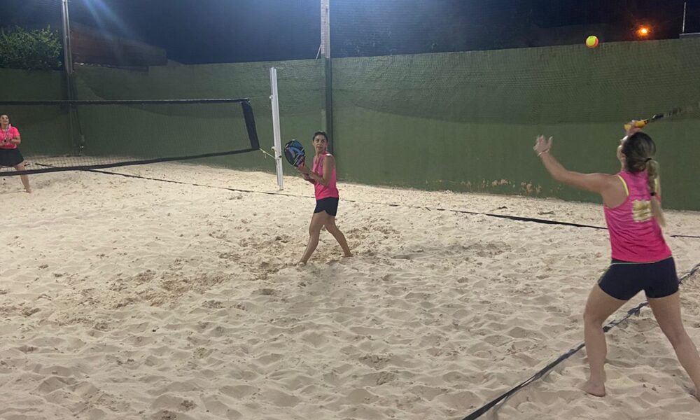parceria-entre-funed-e-ufgd-promove-aulas-de-beach-tennis-no-jardim-dos-cristhais-|-portal-prefeitura-de-dourados
