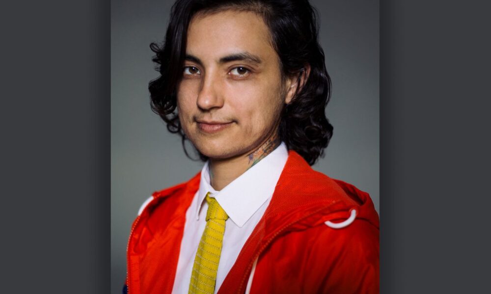 ariel-nobre-usa-arte-para-chamar-atencao-para-violencia-contra-trans