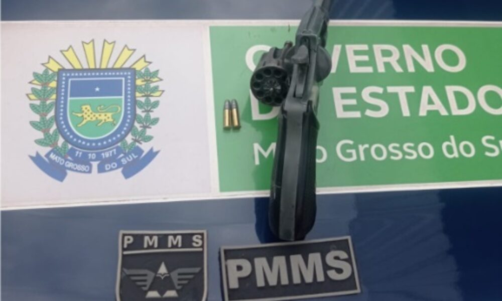 motorista-e-preso-com-arma-dentro-de-caminhonete-em-campo-grande