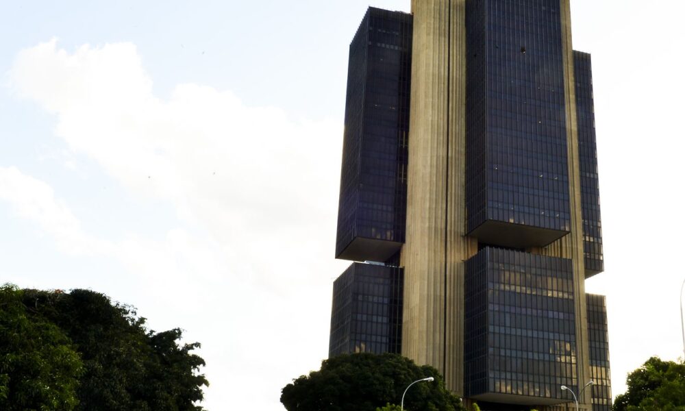 servidores-do-bc-paralisarao-atividades-nos-dias-20-e-21