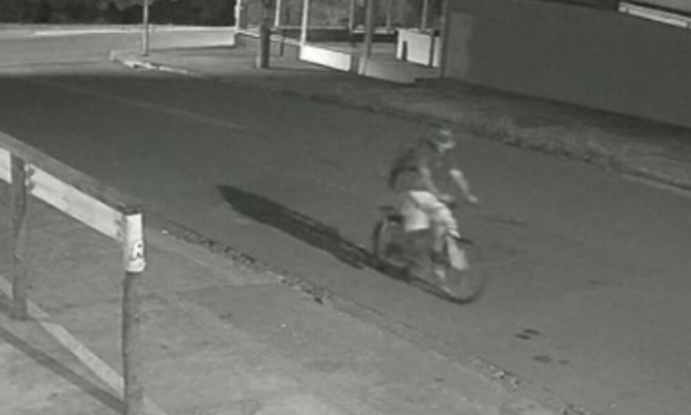 video:-mulher-e-roubada-e-agredida-em-ponto-de-onibus-no-sao-conrado