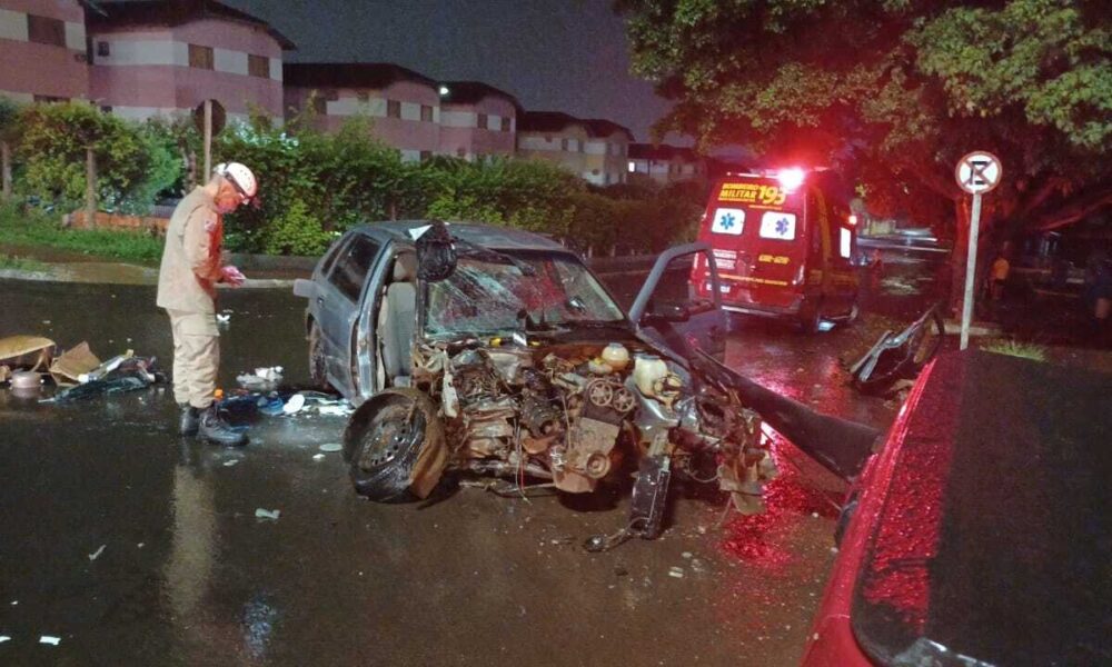 video:-passageira-fica-presa-nas-ferragens-de-carro-em-colisao-contra-poste-na-gunter-huns