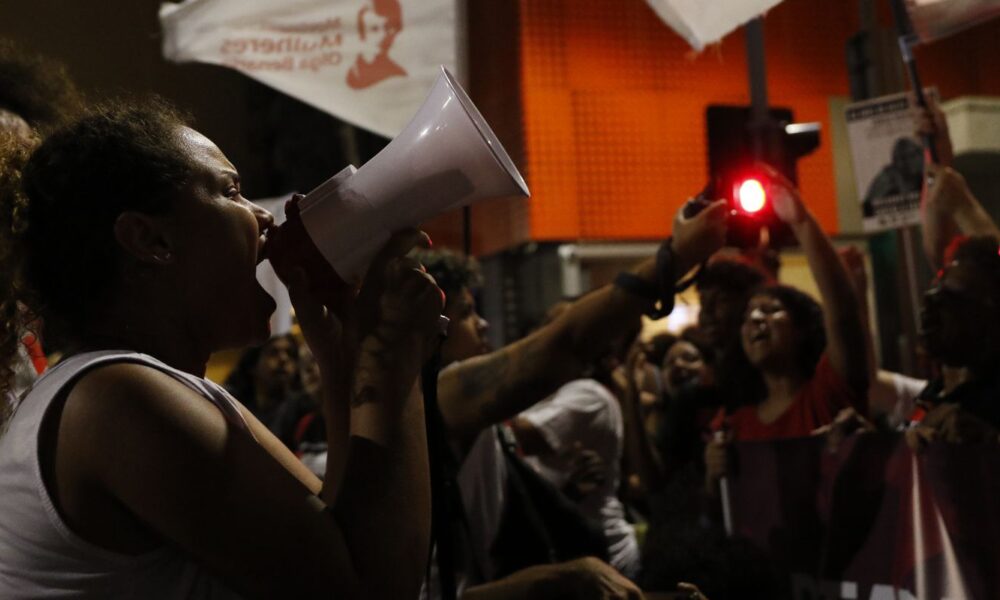 no-rio,-mulheres-marcham-contra-misoginia-e-desigualdades