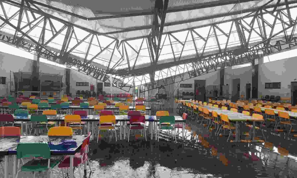 cobertura-de-creche-desaba-durante-chuva-em-chapadao-do-sul 