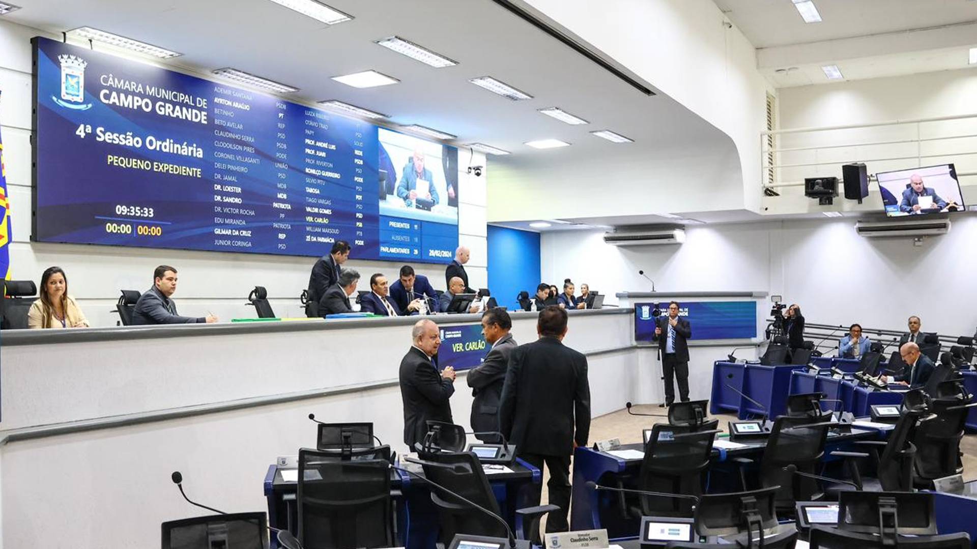garantia-de-vaga-em-unidades-que-os-pais-dao-aula-e-outros-cinco-projetos-sao-aprovados-na-camara