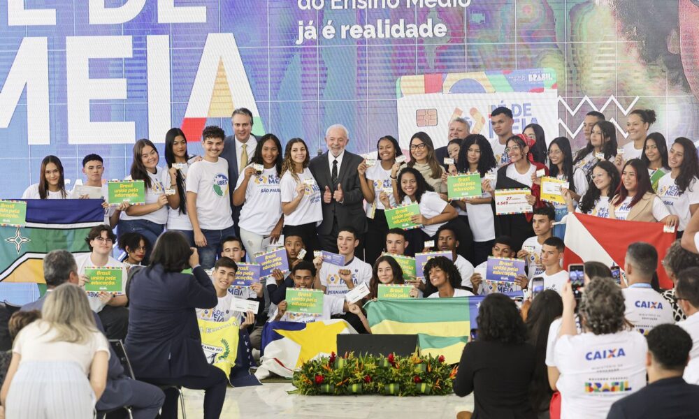 brasil-tem-eterna-divida-com-a-educacao,-diz-lula